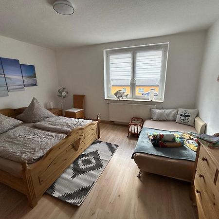 Gelbes Haus Seenland Ferienwohnungen Xl Elsterheide Exterior foto