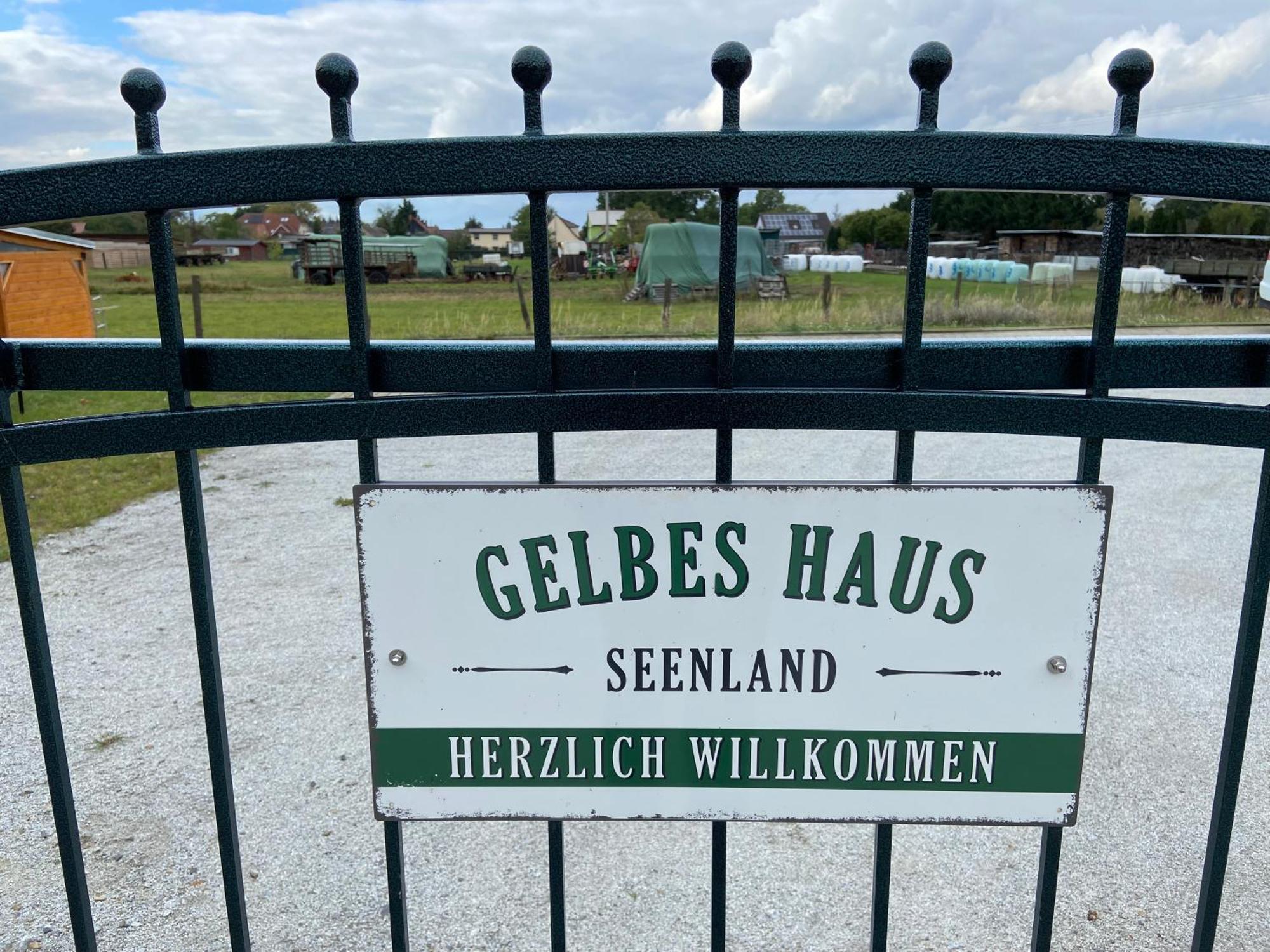 Gelbes Haus Seenland Ferienwohnungen Xl Elsterheide Exterior foto